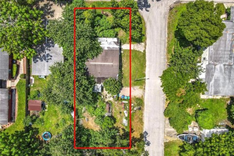 House in Orlando, Florida 2 bedrooms, 62.43 sq.m. № 2149971 - photo 6