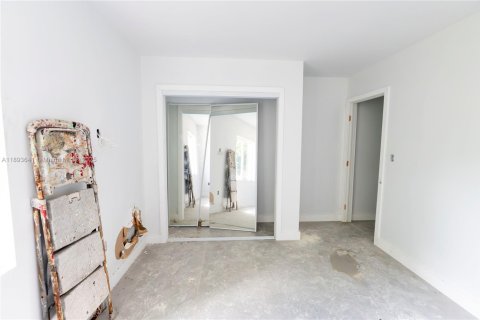 Propiedad comercial en venta en Miami, Florida, 3697.51 m2 № 1945571 - foto 6