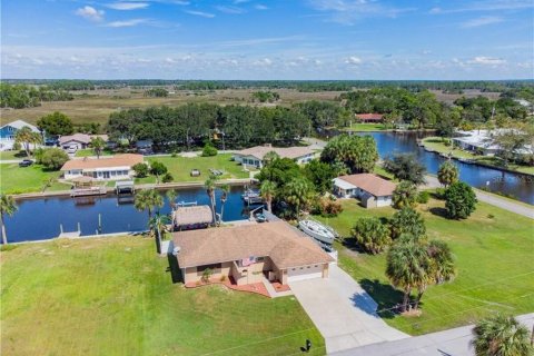 Villa ou maison à vendre à Crystal River, Floride: 2 chambres, 132.85 m2 № 1847953 - photo 1