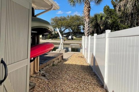 House in Crystal River, Florida 2 bedrooms, 132.85 sq.m. № 1847953 - photo 8