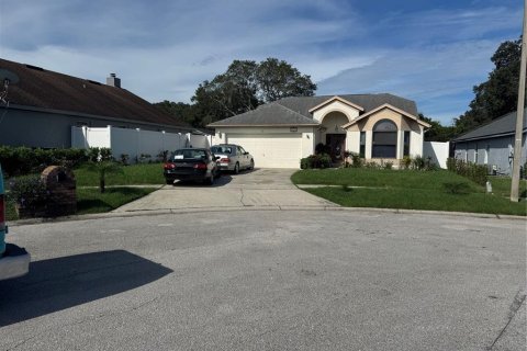 Casa en venta en Apopka, Florida, 3 dormitorios, 164.99 m2 № 1915531 - foto 1