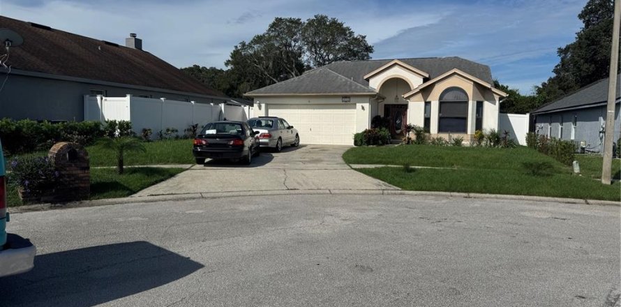 Casa en Apopka, Florida 3 dormitorios, 164.99 m2 № 1915531