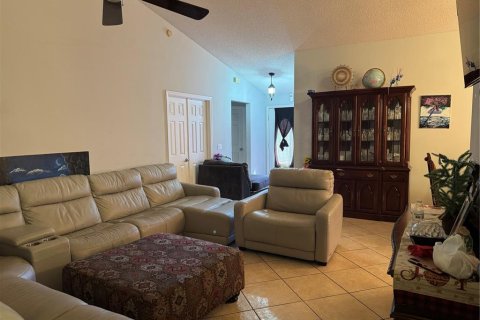 Casa en venta en Apopka, Florida, 3 dormitorios, 164.99 m2 № 1915531 - foto 4