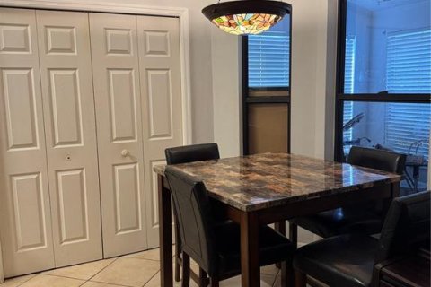 Casa en venta en Apopka, Florida, 3 dormitorios, 164.99 m2 № 1915531 - foto 13