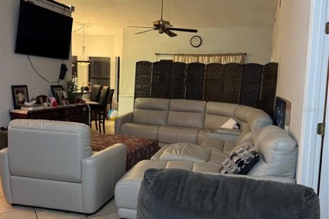 Casa en venta en Apopka, Florida, 3 dormitorios, 164.99 m2 № 1915531 - foto 2