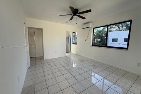 Appartement à louer à Miami, Floride: 46.45 m2 № 1790623 - photo 1