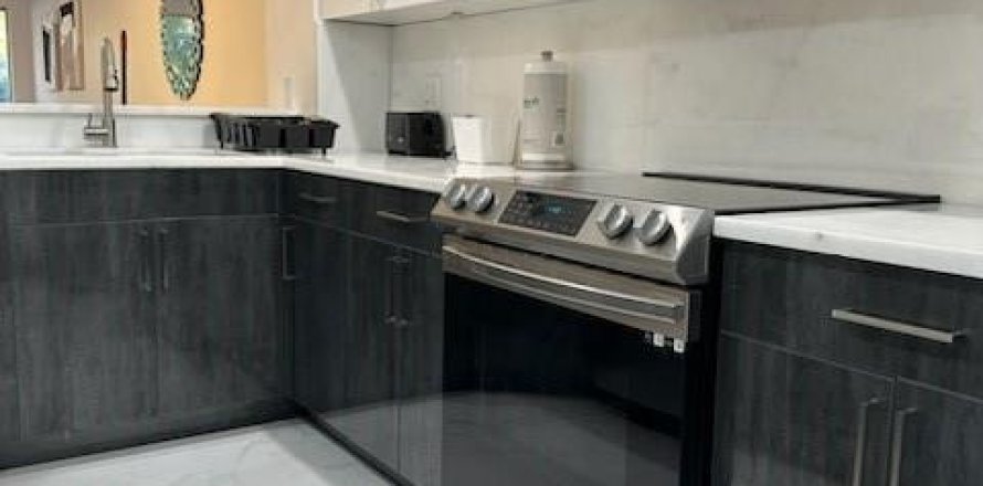 Condominio en West Palm Beach, Florida, 2 dormitorios  № 1168547