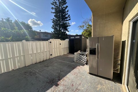 Copropriété à louer à Sunrise, Floride: 2 chambres, 82.31 m2 № 2293513 - photo 13