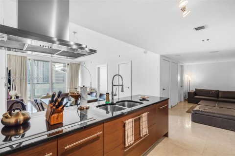 Condo in Miami, Florida, 2 bedrooms  № 2249058 - photo 7