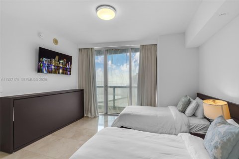Condo in Miami, Florida, 2 bedrooms  № 2249058 - photo 24
