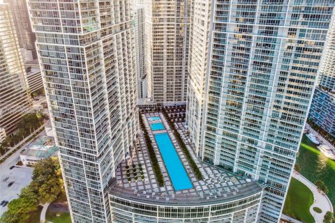 Condo in Miami, Florida, 2 bedrooms  № 2249058 - photo 29