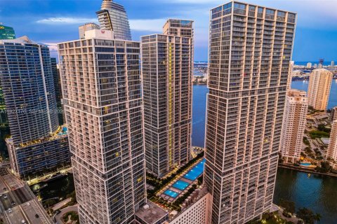 Condo in Miami, Florida, 2 bedrooms  № 2249058 - photo 2