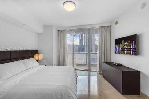 Condo in Miami, Florida, 2 bedrooms  № 2249058 - photo 16