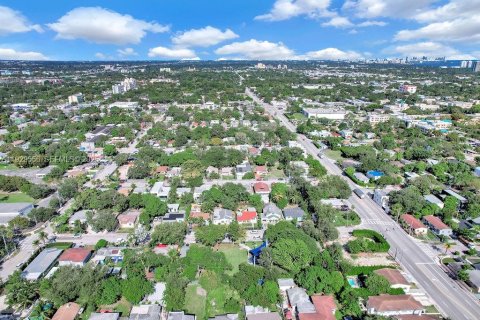 Villa ou maison à louer à Miami, Floride: 1 chambre, 159.33 m2 № 1989936 - photo 18