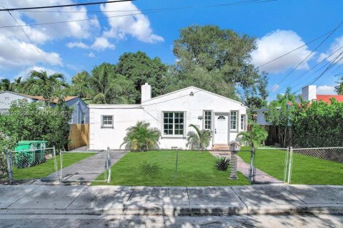 Villa ou maison à louer à Miami, Floride: 1 chambre, 159.33 m2 № 1989936 - photo 13