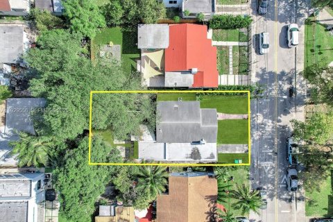 Villa ou maison à louer à Miami, Floride: 1 chambre, 159.33 m2 № 1989936 - photo 17