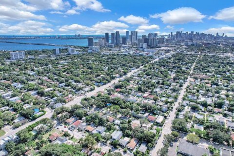 Villa ou maison à louer à Miami, Floride: 1 chambre, 159.33 m2 № 1989936 - photo 24