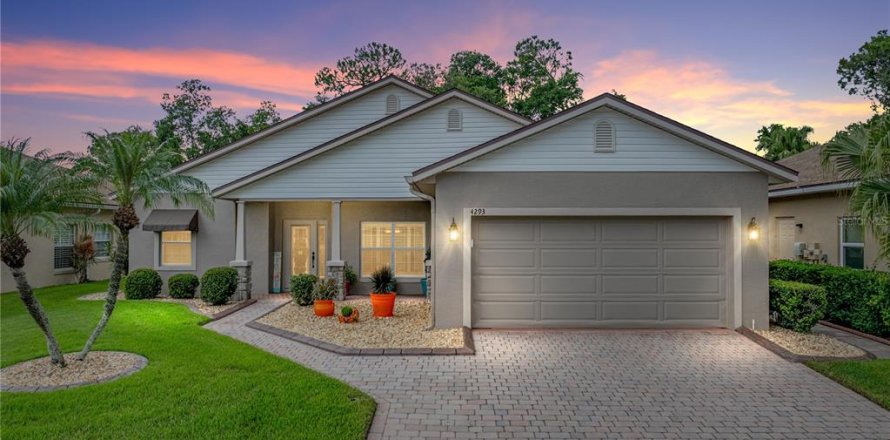 House in Lake Wales, Florida 3 bedrooms, 158.49 sq.m. № 1845372