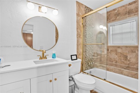 Купить виллу или дом в Форт-Лодердейл, Флорида 4 спальни, 242.01м2, № 1997909 - фото 27