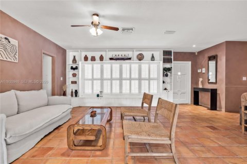 Купить виллу или дом в Форт-Лодердейл, Флорида 4 спальни, 242.01м2, № 1997909 - фото 5