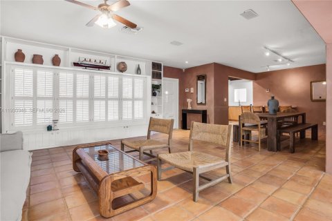 Купить виллу или дом в Форт-Лодердейл, Флорида 4 спальни, 242.01м2, № 1997909 - фото 6