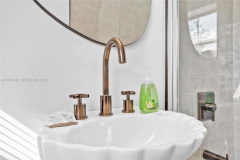 Купить виллу или дом в Форт-Лодердейл, Флорида 4 спальни, 242.01м2, № 1997909 - фото 21