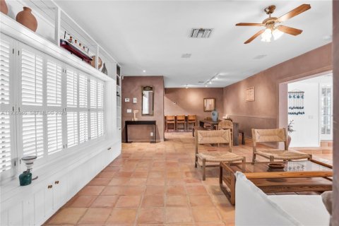 Купить виллу или дом в Форт-Лодердейл, Флорида 4 спальни, 242.01м2, № 1997909 - фото 13