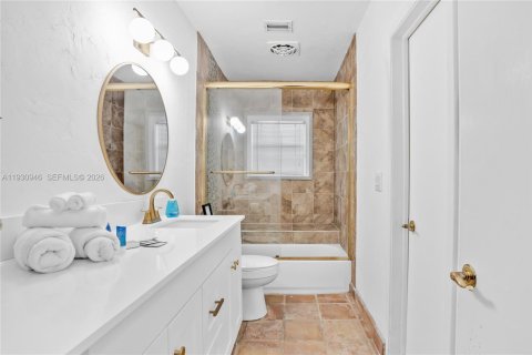 Купить виллу или дом в Форт-Лодердейл, Флорида 4 спальни, 242.01м2, № 1997909 - фото 28