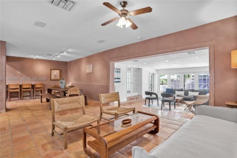 Купить виллу или дом в Форт-Лодердейл, Флорида 4 спальни, 242.01м2, № 1997909 - фото 7
