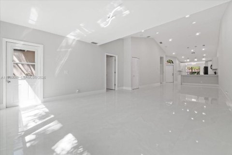 Casa en venta en Boca Raton, Florida, 2 dormitorios № 2047217 - foto 28