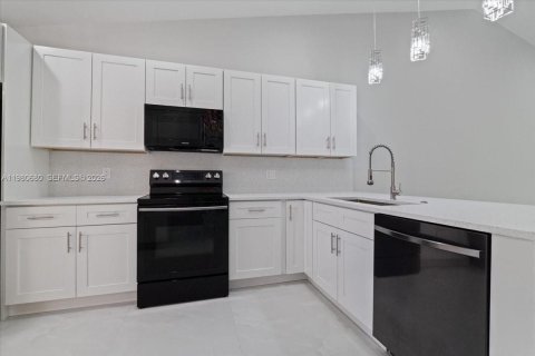 Casa en venta en Boca Raton, Florida, 2 dormitorios № 2047217 - foto 16