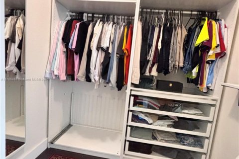 Villa ou maison à louer à Doral, Floride: 4 chambres, 248.42 m2 № 1959934 - photo 11