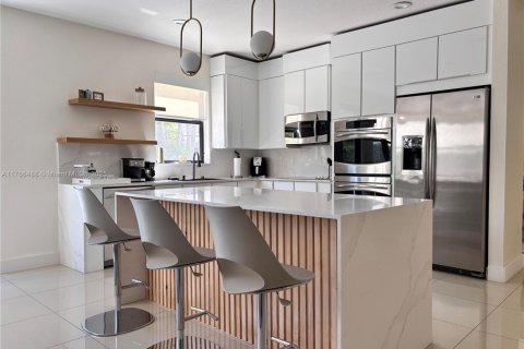 Villa ou maison à louer à Doral, Floride: 4 chambres, 248.42 m2 № 1959934 - photo 3