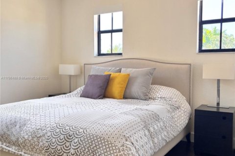 Villa ou maison à louer à Doral, Floride: 4 chambres, 248.42 m2 № 1959934 - photo 12