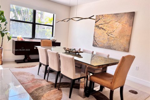 Villa ou maison à louer à Doral, Floride: 4 chambres, 248.42 m2 № 1959934 - photo 4