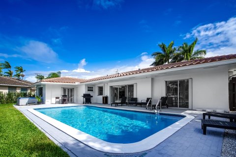 House in Deerfield Beach, Florida 3 bedrooms, 163.51 sq.m. № 2401269 - photo 4