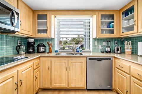 House in Deerfield Beach, Florida 3 bedrooms, 163.51 sq.m. № 2401269 - photo 23