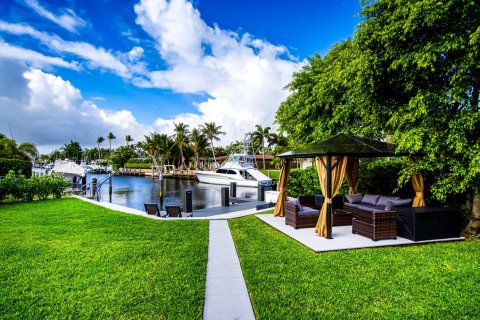 House in Deerfield Beach, Florida 3 bedrooms, 163.51 sq.m. № 2401269 - photo 2