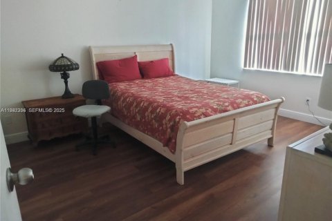 Снять в аренду кондоминиум в Лодерхилл, Флорида 2 спальни, 102.19м2, № 1991549 - фото 7