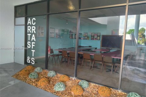 Снять в аренду кондоминиум в Лодерхилл, Флорида 2 спальни, 102.19м2, № 1991549 - фото 29