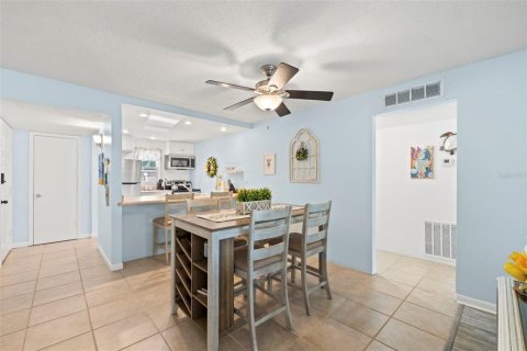 Copropriété à vendre à Largo, Floride: 2 chambres, 91.04 m2 № 2098689 - photo 17