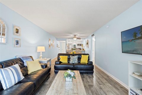 Copropriété à vendre à Largo, Floride: 2 chambres, 91.04 m2 № 2098689 - photo 8