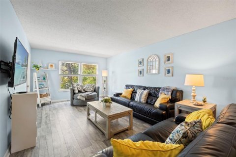 Copropriété à vendre à Largo, Floride: 2 chambres, 91.04 m2 № 2098689 - photo 10