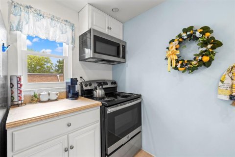 Copropriété à vendre à Largo, Floride: 2 chambres, 91.04 m2 № 2098689 - photo 13