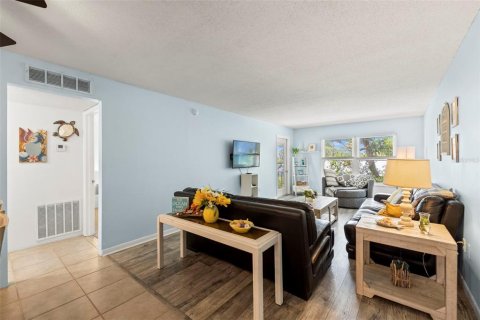 Copropriété à vendre à Largo, Floride: 2 chambres, 91.04 m2 № 2098689 - photo 11