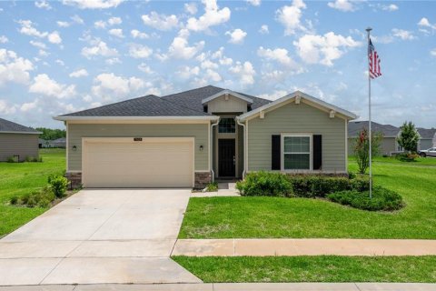 House in Ocala, Florida 3 bedrooms, 189.43 sq.m. № 1808146 - photo 1