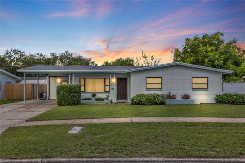 Villa ou maison à Orlando, Floride 3 chambres, 124.58 m2 № 2373824