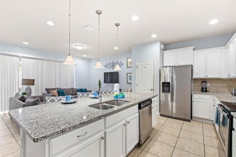 Adosado en venta en Kissimmee, Florida, 5 dormitorios, 210.24 m2 № 1886913 - foto 3