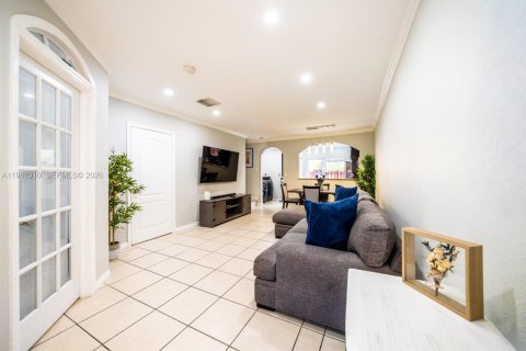 Купить таунхаус в Хайалиа, Флорида 3 спальни, 116.69м2, № 2044216 - фото 4