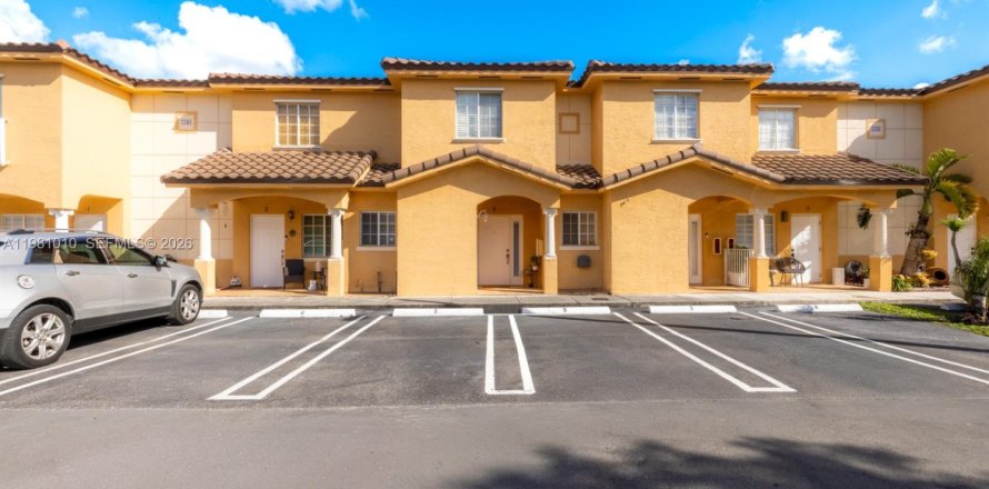 Таунхаус в Хайалиа, Флорида 3 спальни, 116.69м2 № 2044216